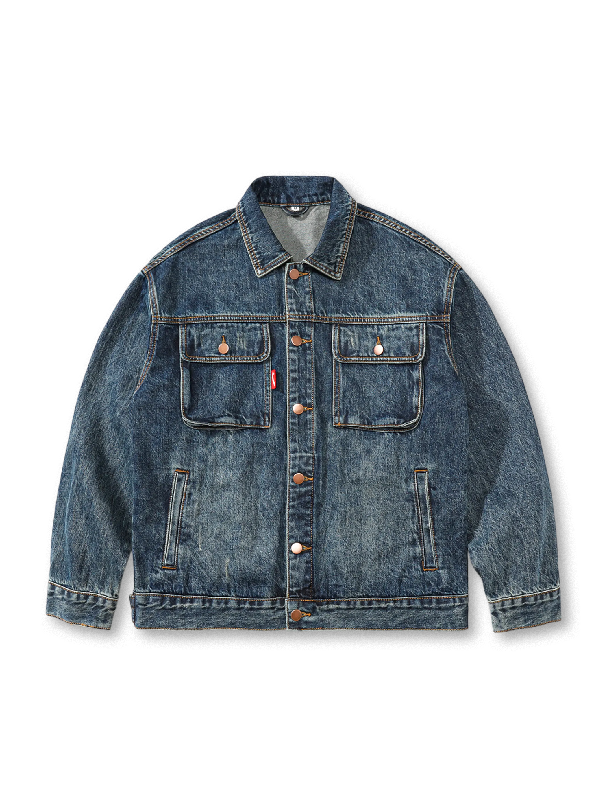 ウォッシュ加工と刺繍ロゴが特徴のアメリカンワークウェア風ヴィンテージデニムジャケット。