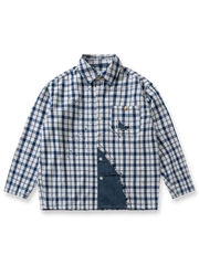 デニムパッチワークとペイントチェックが特徴のヴィンテージ風シャツ。