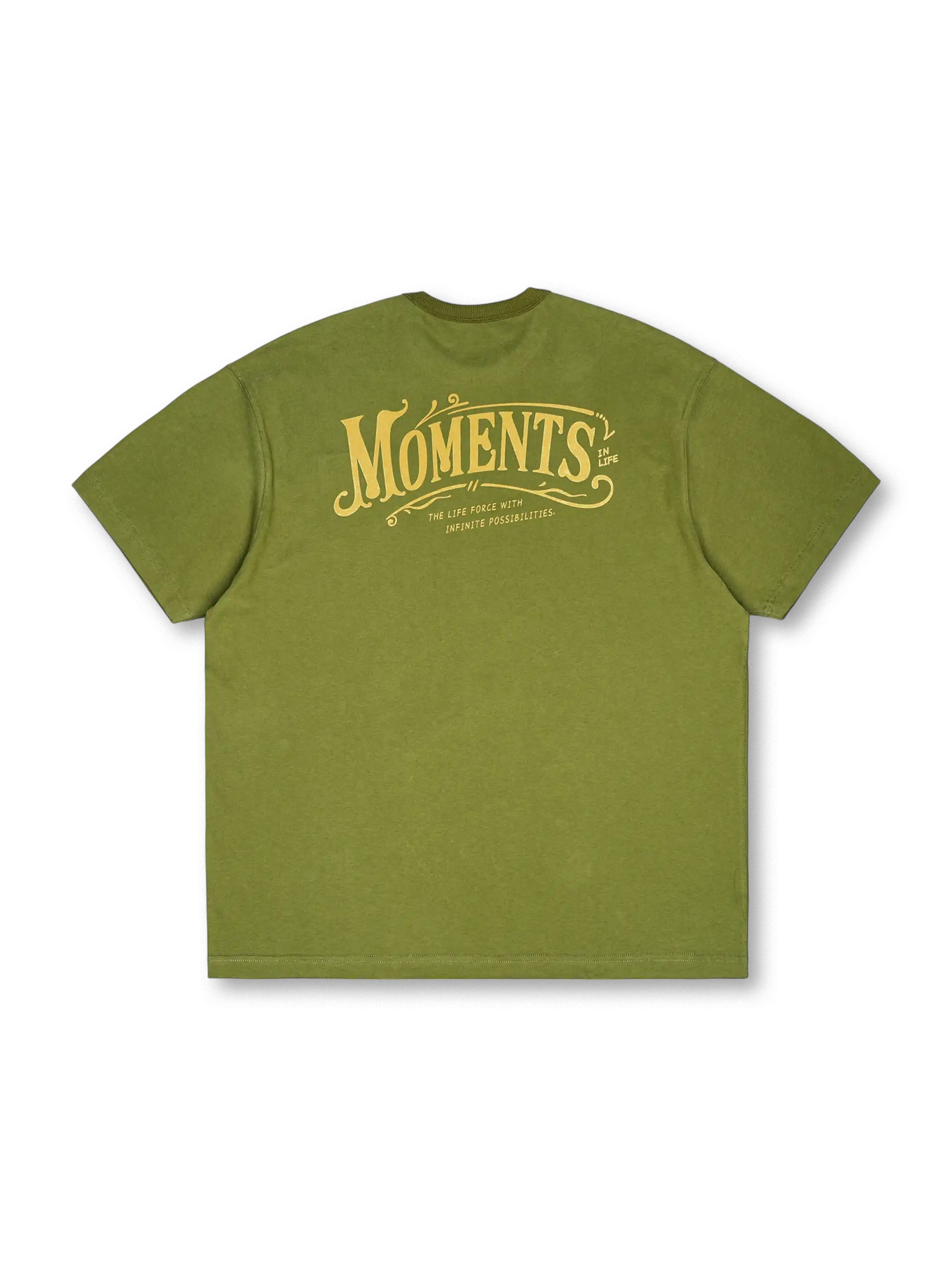 タトゥー風フラワリッシュロゴを無感触プリントで表現したヴィンテージ感あふれる100%コットンTシャツ。柔らかく耐久性も抜群。