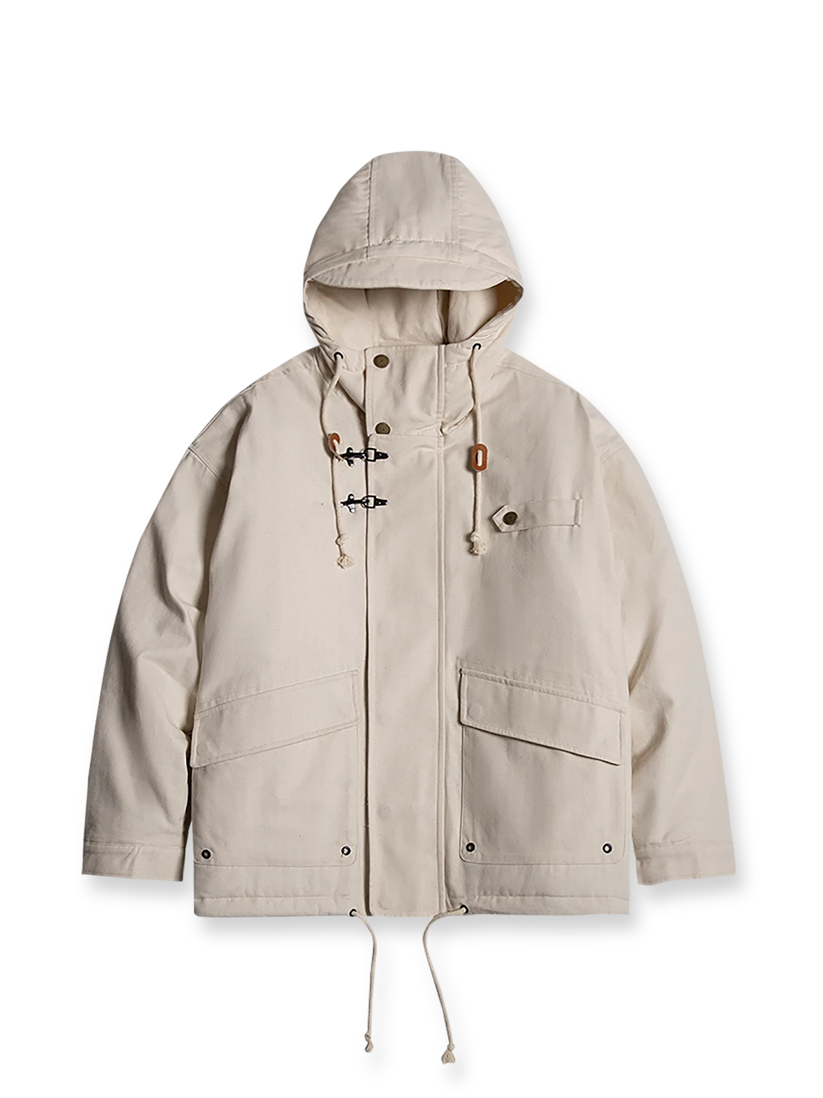 ヘリンボーン生地とフライトバックル、防風フードが特徴のヴィンテージ風ミリタリーコート。