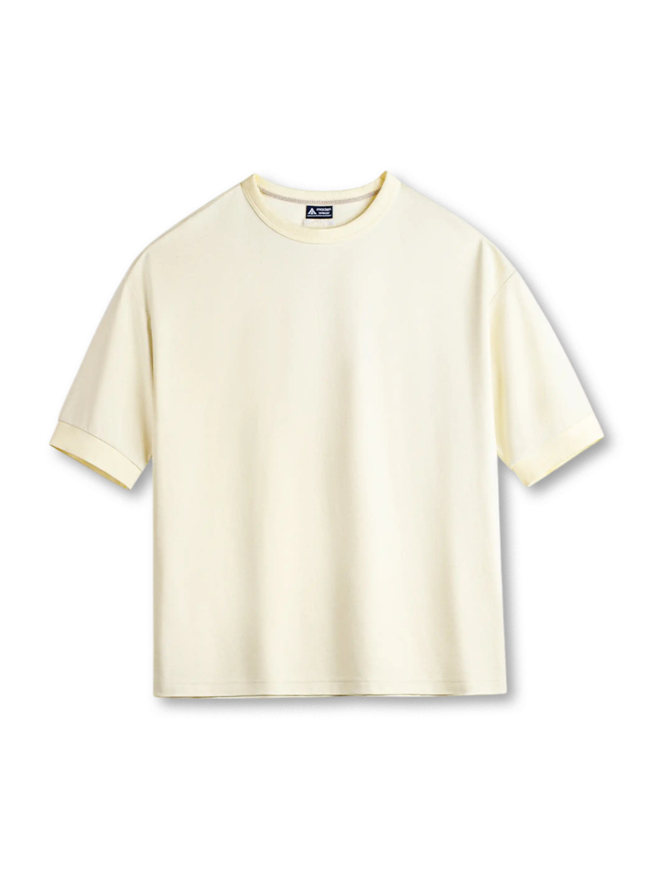 ビッグシルエットの高コットン混紡素材5分袖ドロップショルダーTシャツ。背面に波形刺繍と流蘇ディテールをあしらい、快適な着心地と個性的なデザインが特徴。