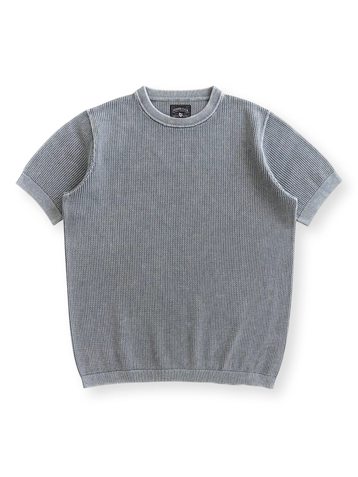 斑駁感と通気性が映えるハニカムメッシュ編みクルーネックTシャツ