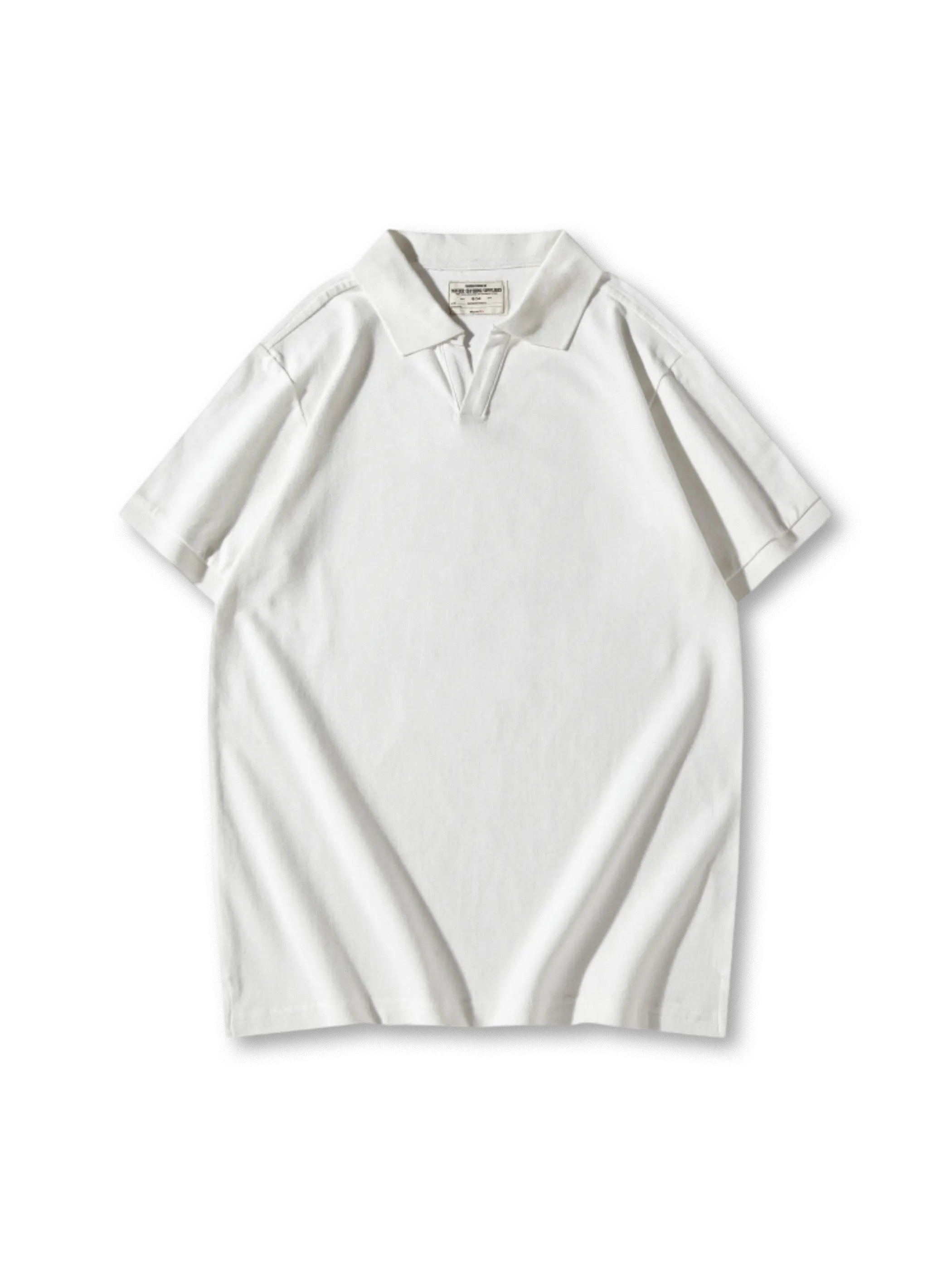 1960年代クラシックスタイルを現代的に再解釈したヴィンテージイタリアンポロシャツ、ダブルヤーンコットンとシャープな襟が特徴。