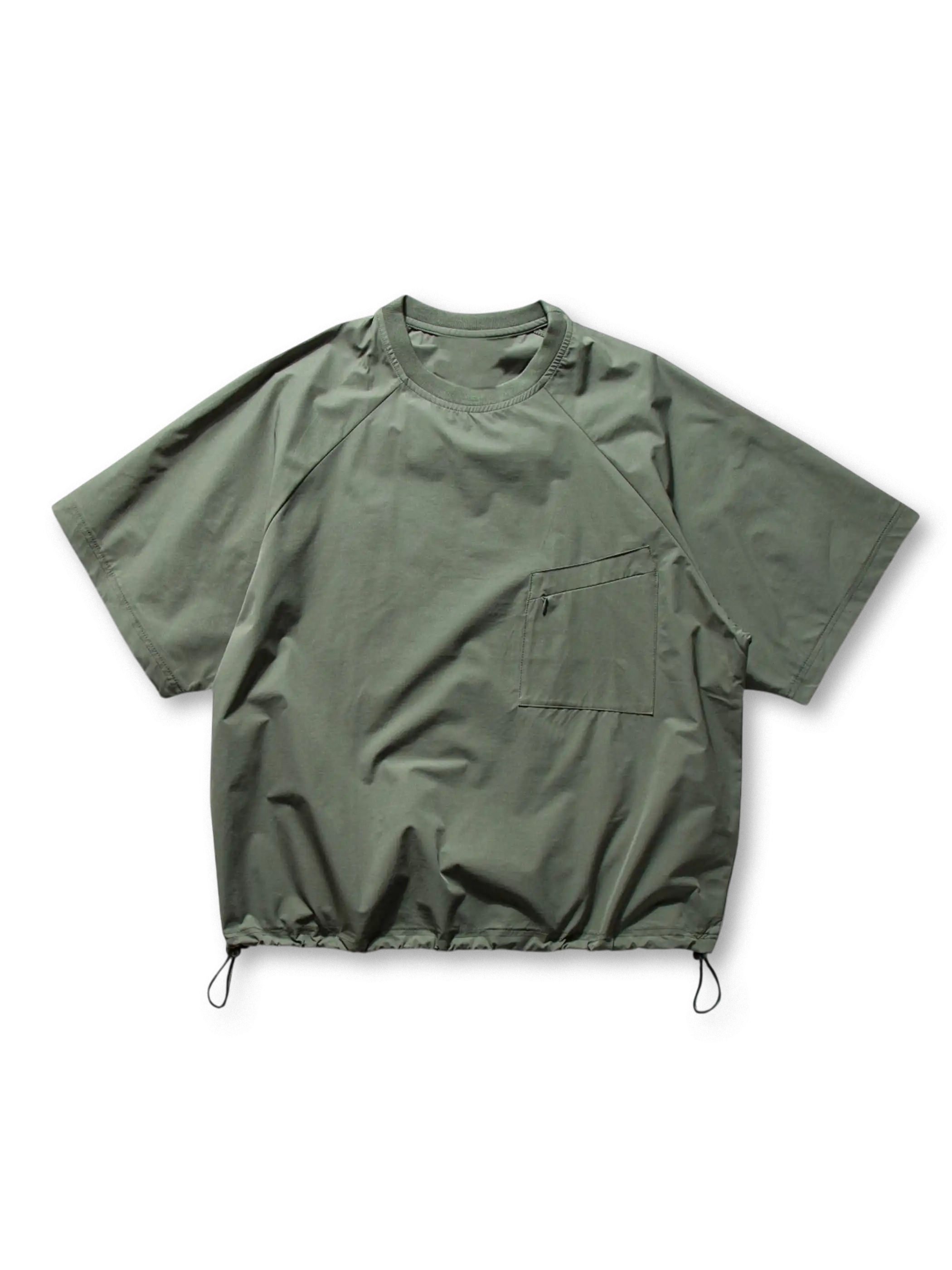 ジップポケットとドローストリングが特徴のヴィンテージ風Tシャツ