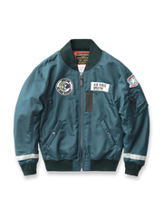 刺繍バッジとオレンジ裏地が特徴のヴィンテージMA-1フライトジャケット。