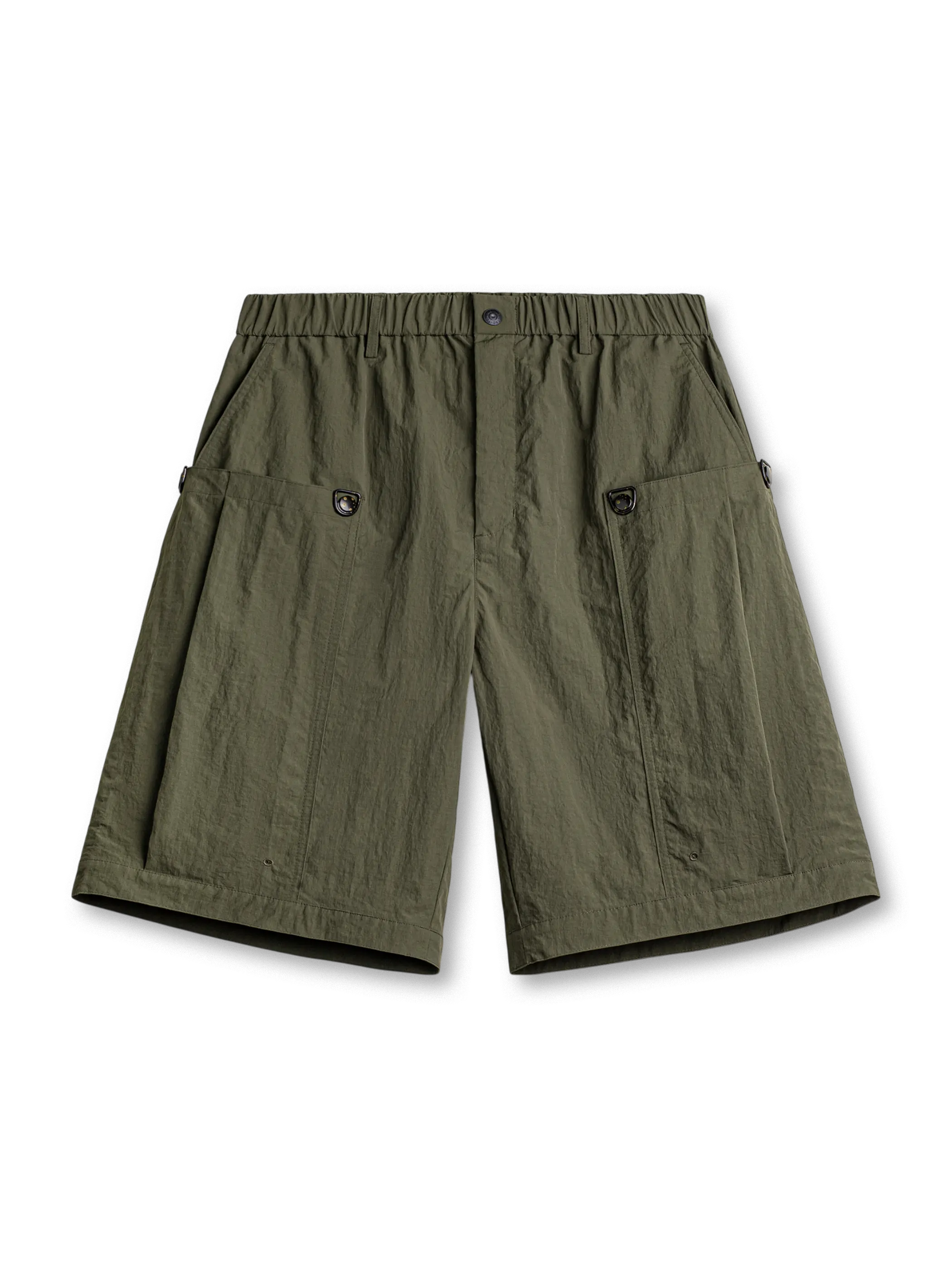 風琴ポケットと薄手ナイロン素材が特徴のヴィンテージミリタリーショーツ