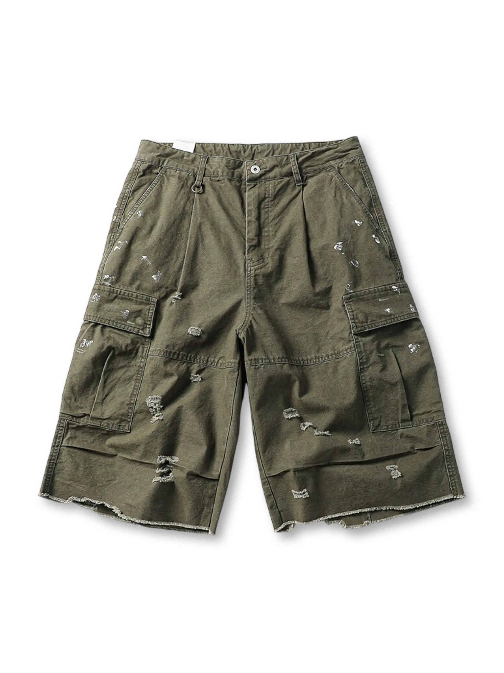 ペイントスプラッターとダメージ加工が特徴のワイドカーゴショーツ