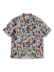 光沢ある薄手レーヨンにハワイアンモチーフをプリントしたヴィンテージアロハシャツ