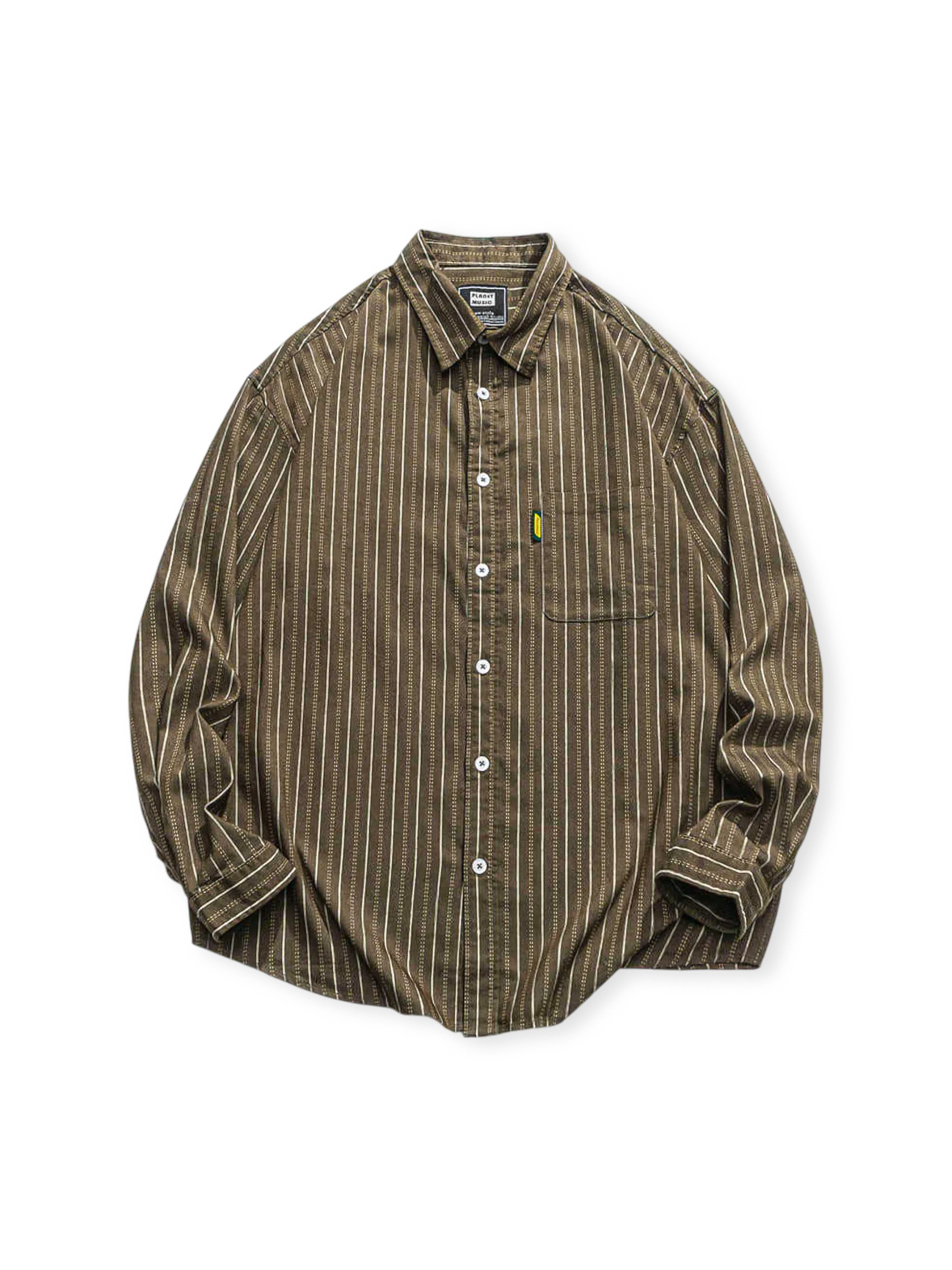 柔らかくストレッチ性あるストライプ生地のボタンダウンシティボーイシャツ。ルーズフィット設計。