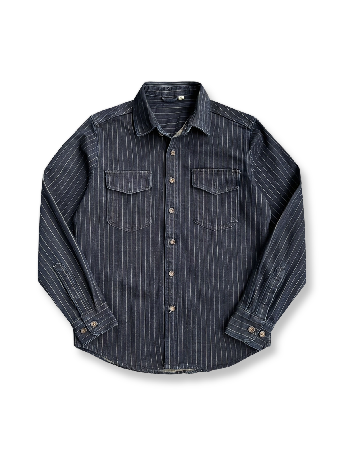 ストライプ柄とヴィンテージ加工が特徴のデニムシャツ