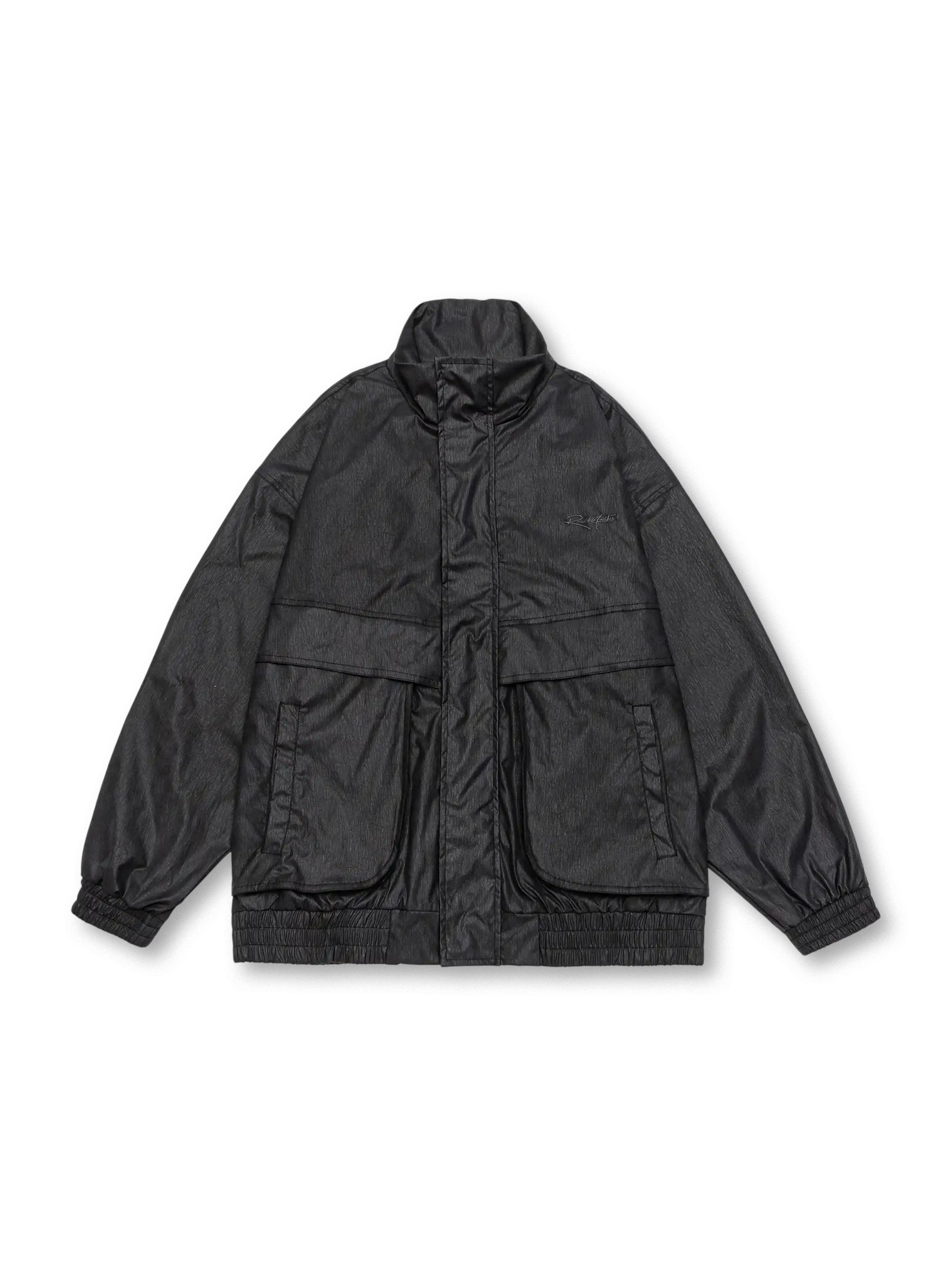 スタンドカラーとポケットが特徴の軽量ヴィンテージ風ジャケット。ゴム裾袖で快適な着心地。