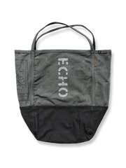 ひまわり柄パッチワークとレザー使いが特徴のヴィンテージキャンバストートバッグ。