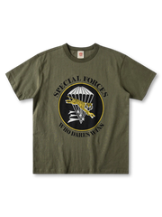 南ベトナム特殊部隊モチーフの虎パラシュートプリントが映えるヴィンテージ風Tシャツ