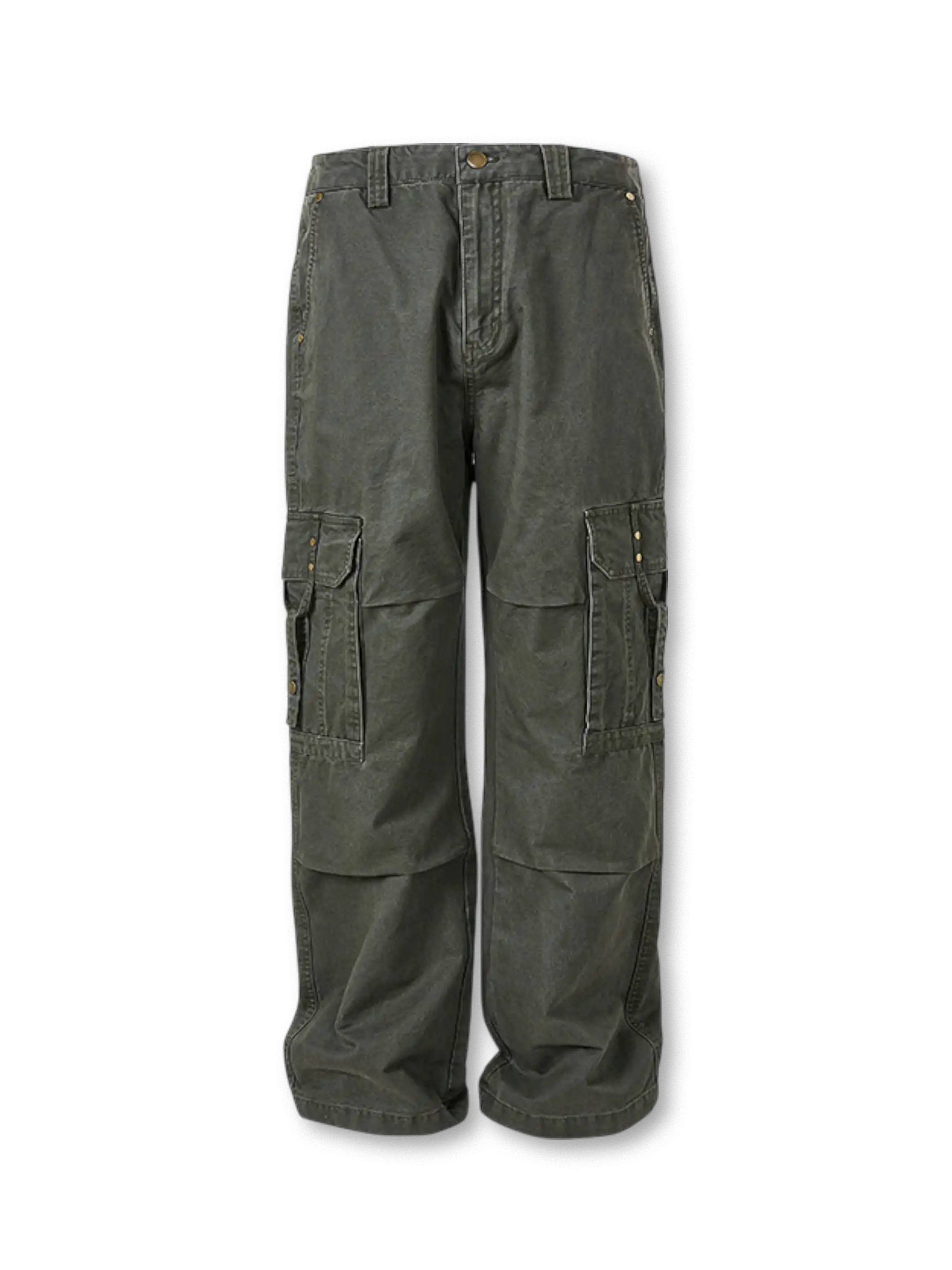 ウォッシュドコットンとピンタック&フラップポケットが映えるワークパンツ