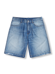 ヴィンテージ加工デニムショーツ(ハーフ丈)。