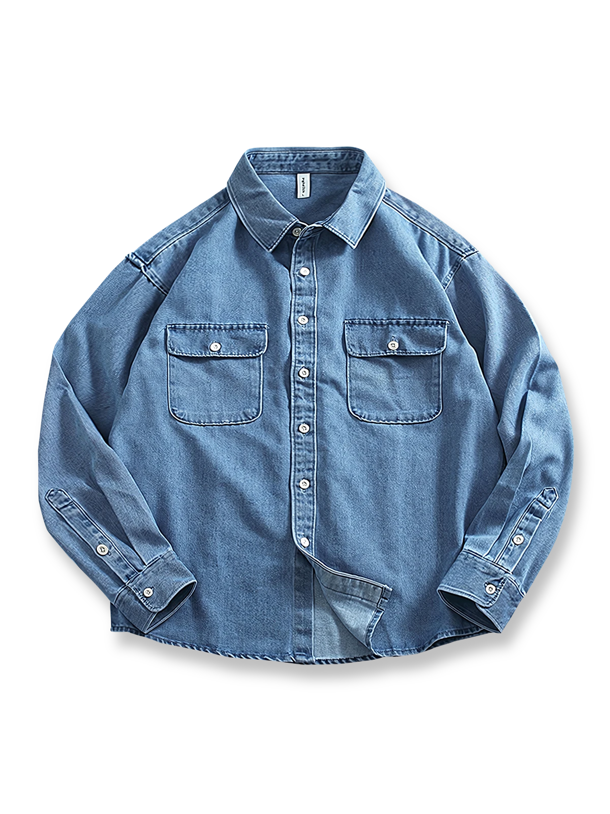 ヴィンテージウォッシュ加工のデニムワークシャツ。