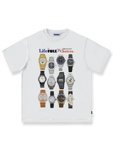 ヴィンテージ腕時計プリントが特徴のコットンTシャツ