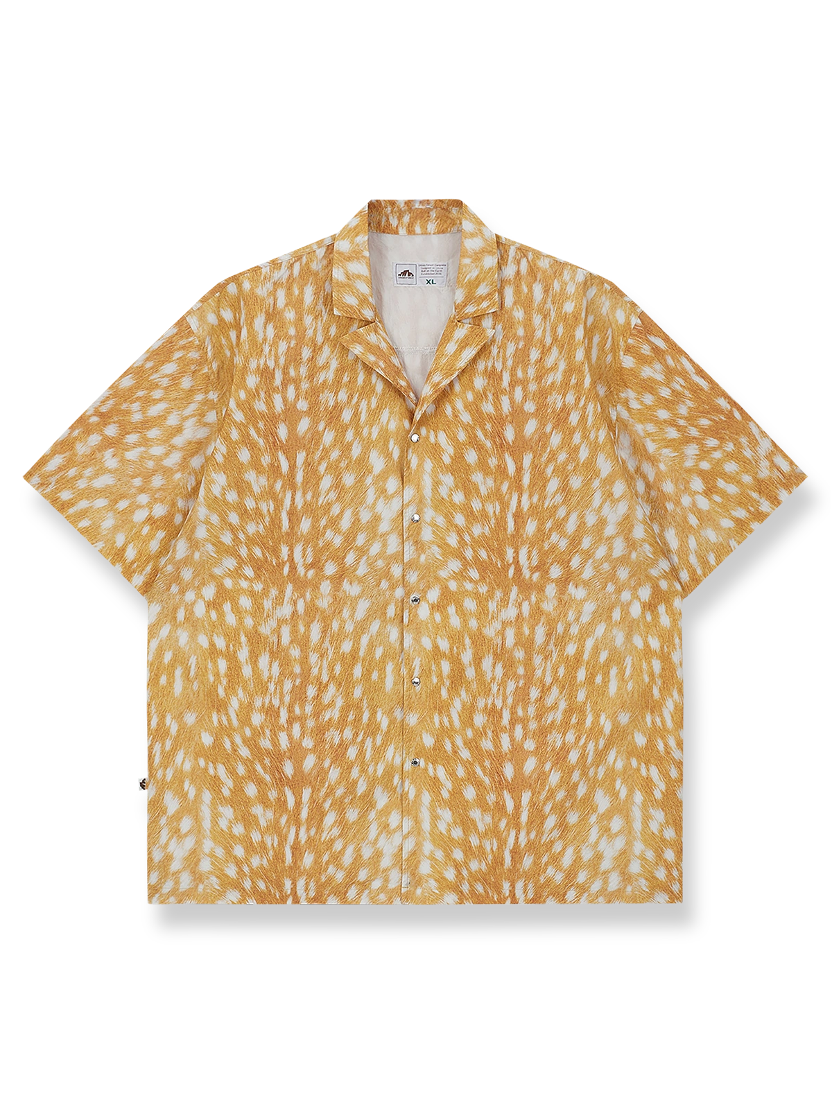 視覚錯覚プリントと通気孔付きの速乾アウトドアシャツ。