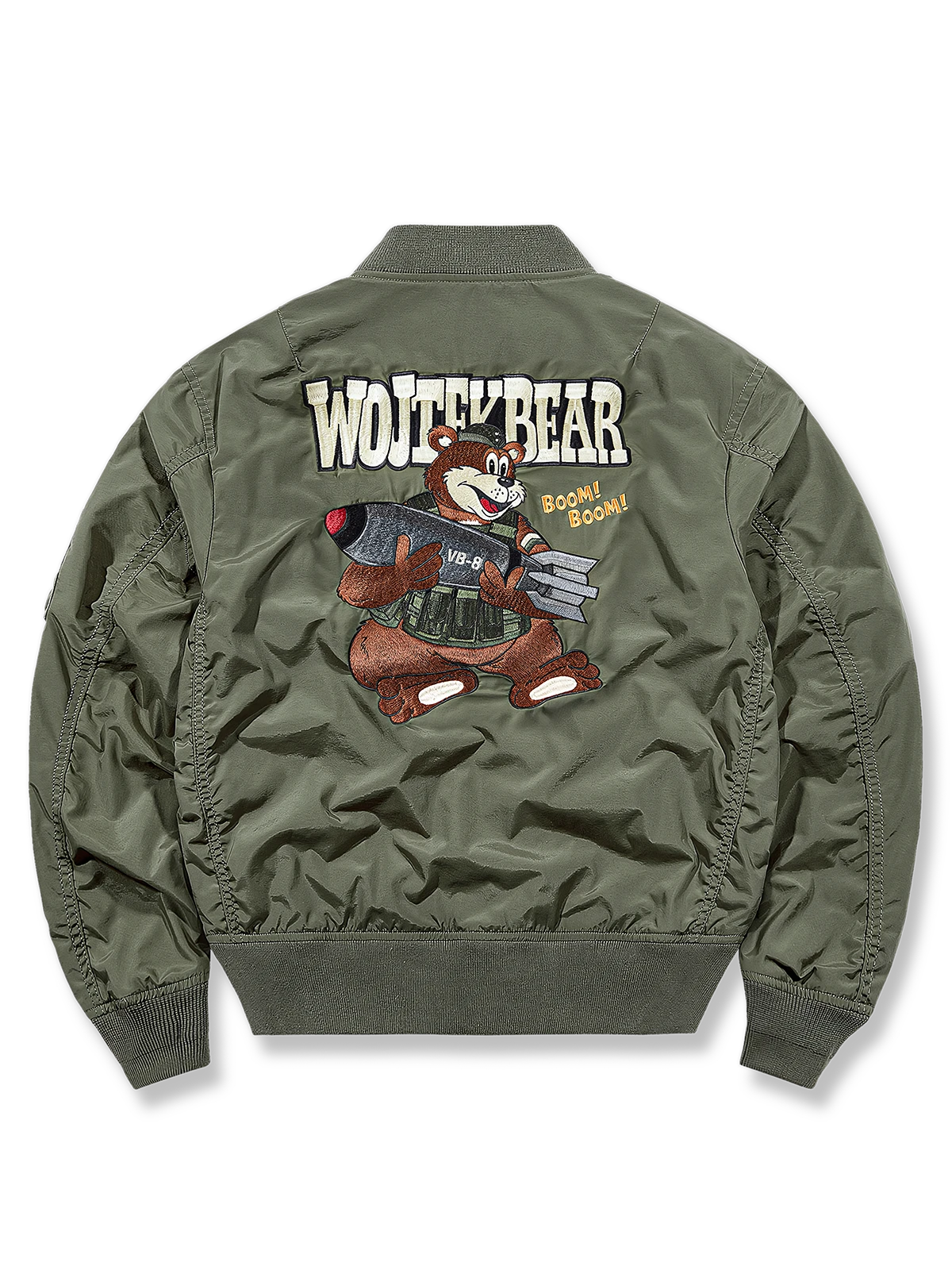 リブ襟・袖口・裾とマジックテープ仕様のアームパッチが特徴のVoytek MA-1フライトジャケット