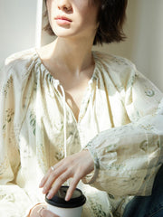 ウォーターグリーンVネックシフォンブラウス