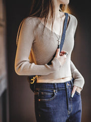 Vネックリブニットセーター