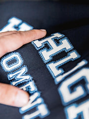 アイビー刺繍 入り Vネックスウェット