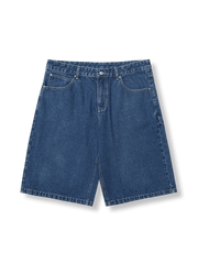 ウォッシュドデニムルーズフィットショーツ。