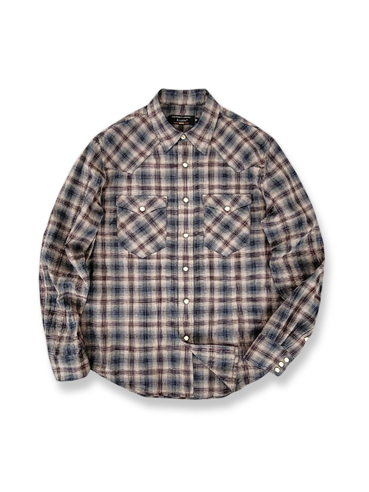 柔らかなウォッシュ加工が映える長袖チェックシャツ