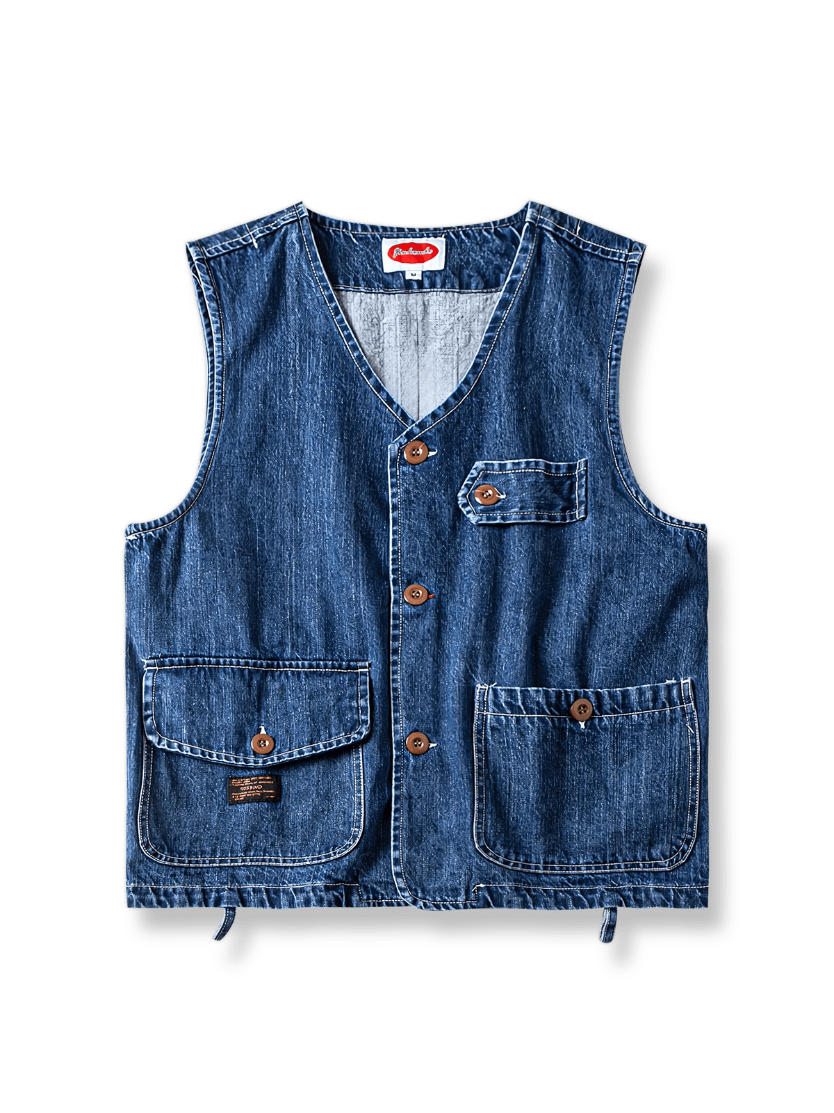 ウォッシュ加工と多ポケットが特徴のワークデニムベスト