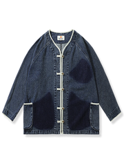 ボタンデザインが特徴のウォッシュ加工ノーカラーデニムジャケット