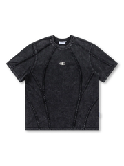 ウォッシュド加工とパネルステッチが特徴の90年代風ストリートスタイルTシャツ