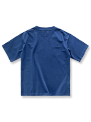 ポケット付きのウォッシュ加工ヘビーウェイトコットンTシャツの全体像。