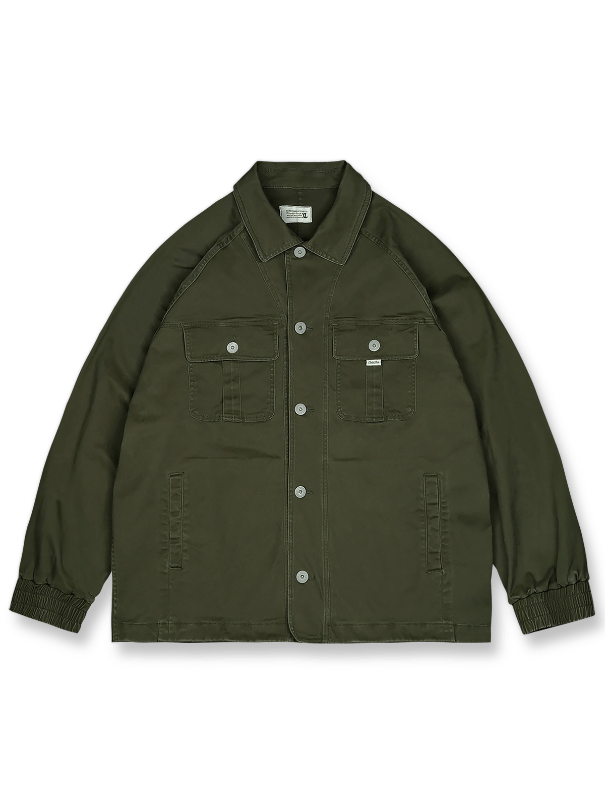 ウォッシュ加工とラグランスリーブが特徴のツインポケットワークジャケット