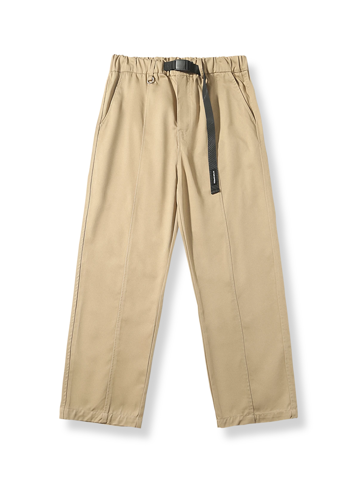 ウェビングベルト付きのカーゴパンツ