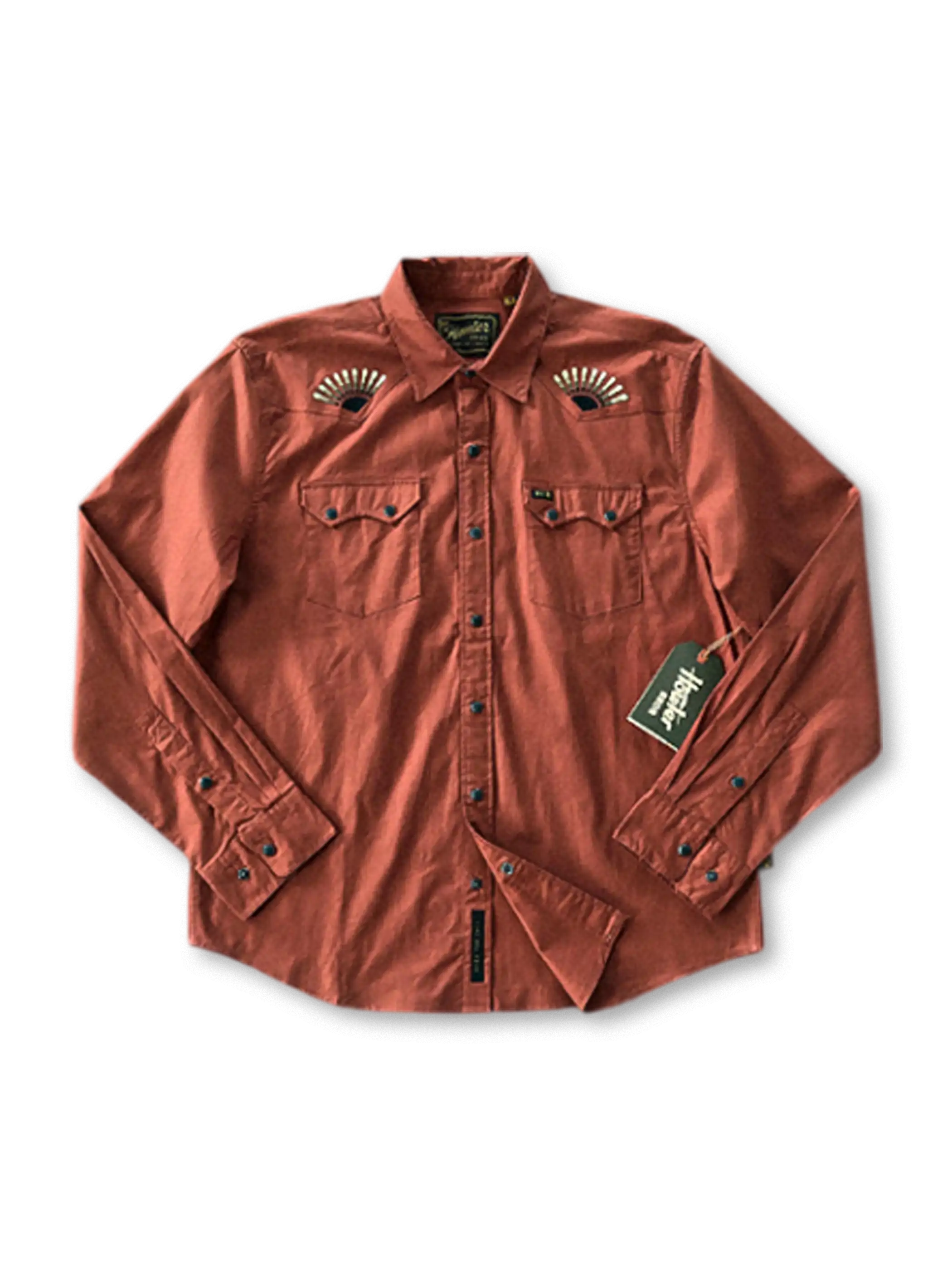 ターコイズボタンとナバホ刺繍が映えるウエスタンエンブロイダリーシャツ