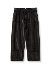 ワイドコーデュロイワークパンツの全体正面画像、ニーパネル立体構造とダブルステッチバックポケットのディテール。