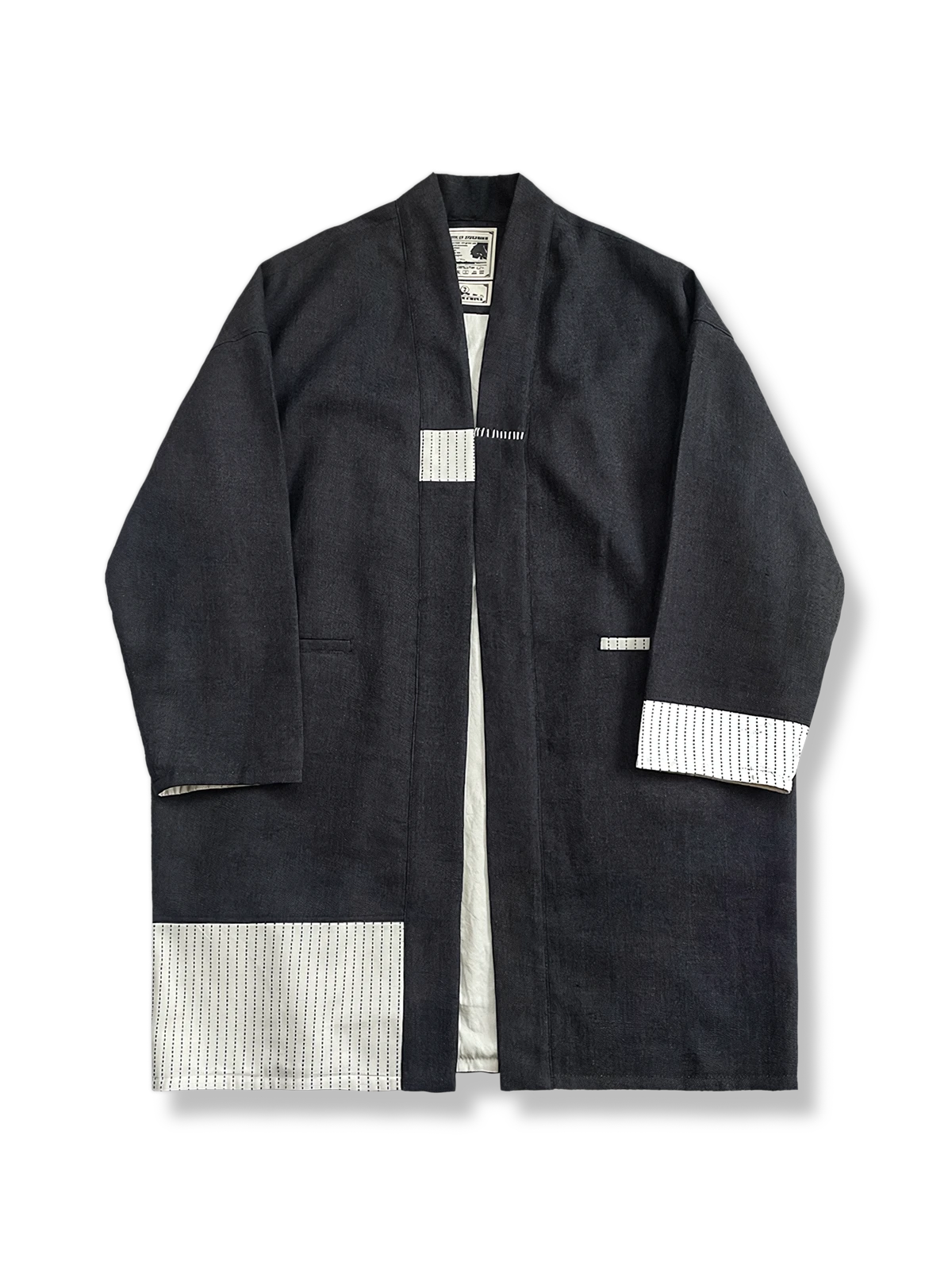 刺し子パッチワークを施したウール混紡のロングトレンチはんてん