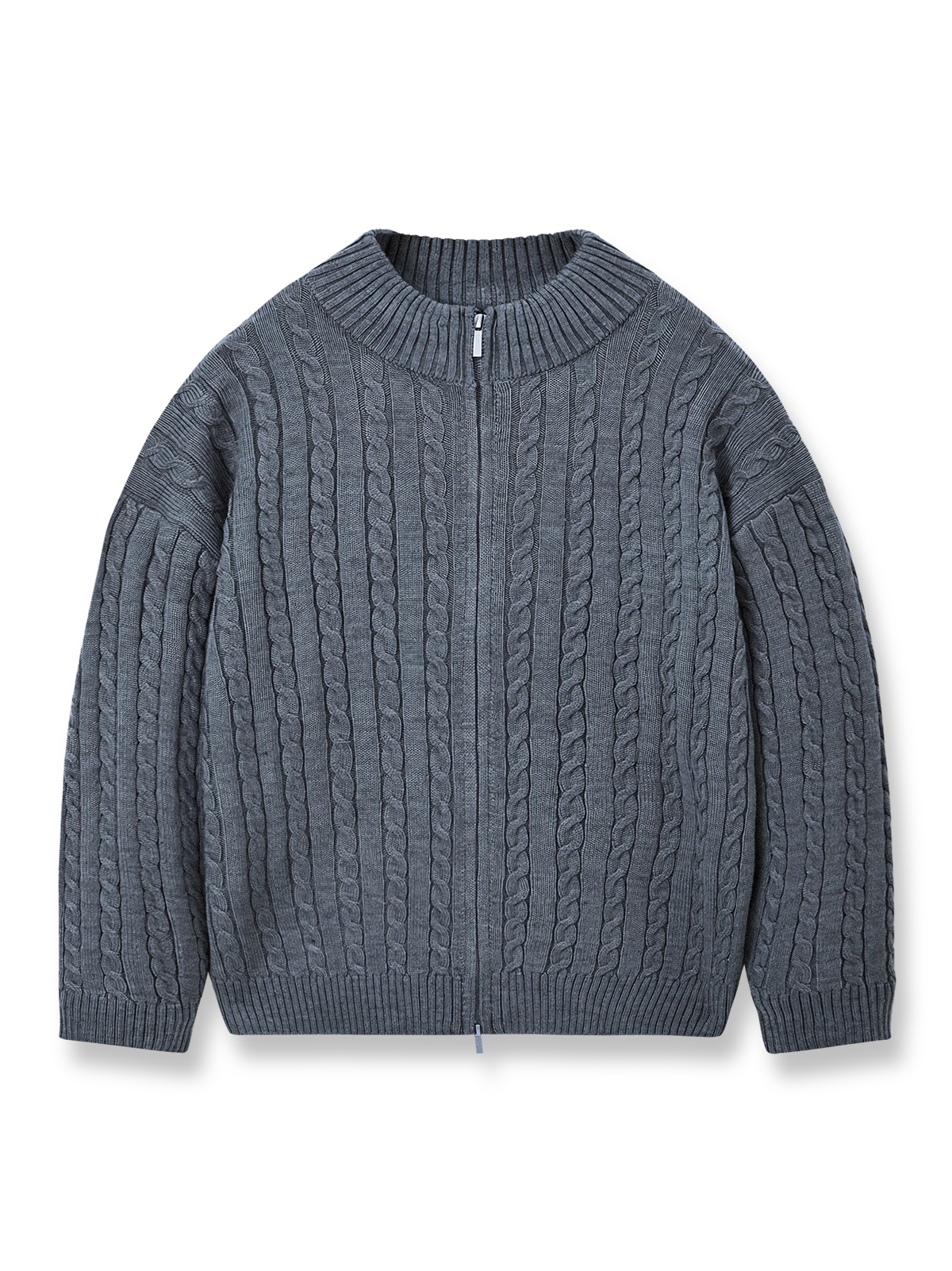 柔らかな肌触りと高保温性を兼ね備えたケーブル編みジップカーディガン