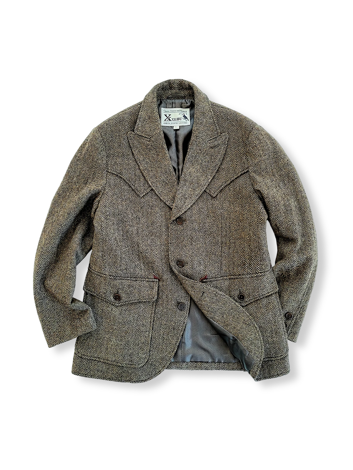 滑らかなウールフランネルとスリムフィットが映えるテーラードジャケット