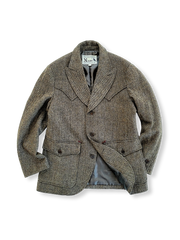 滑らかなウールフランネルとスリムフィットが映えるテーラードジャケット