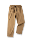 四方向ストレッチ素材でシワになりにくいストレートカジュアルパンツ
