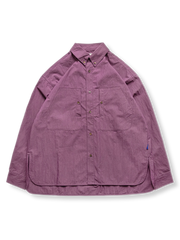 自然をイメージしたアースカラーとシワ加工が特徴のボタンダウン長袖シャツ