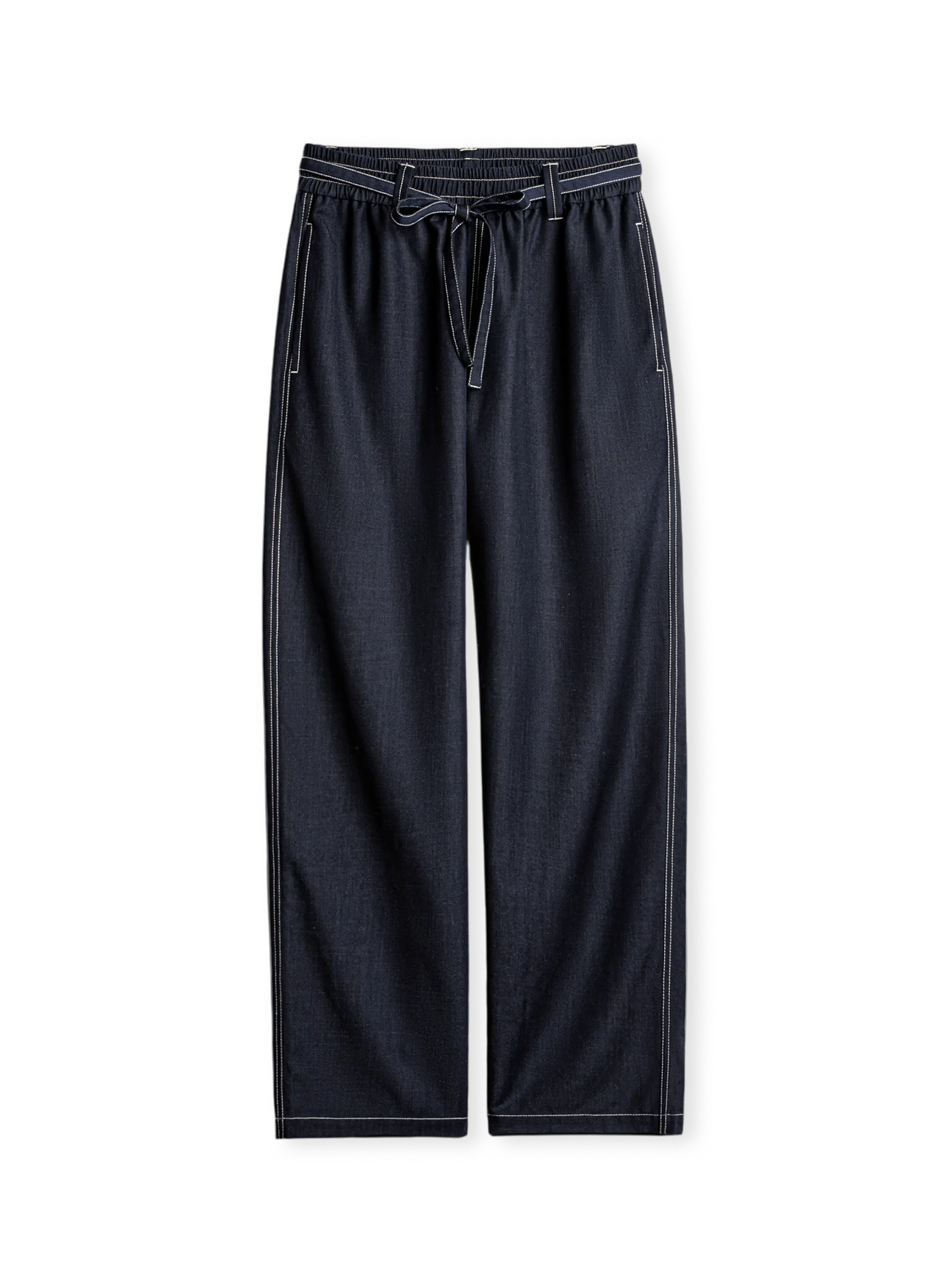 伝統的なアメリカンデニムとX-DENIM新素材技術を融合したドレープデニムカジュアルパンツ。ウエストゴム仕様で快適なフィット感が特徴。