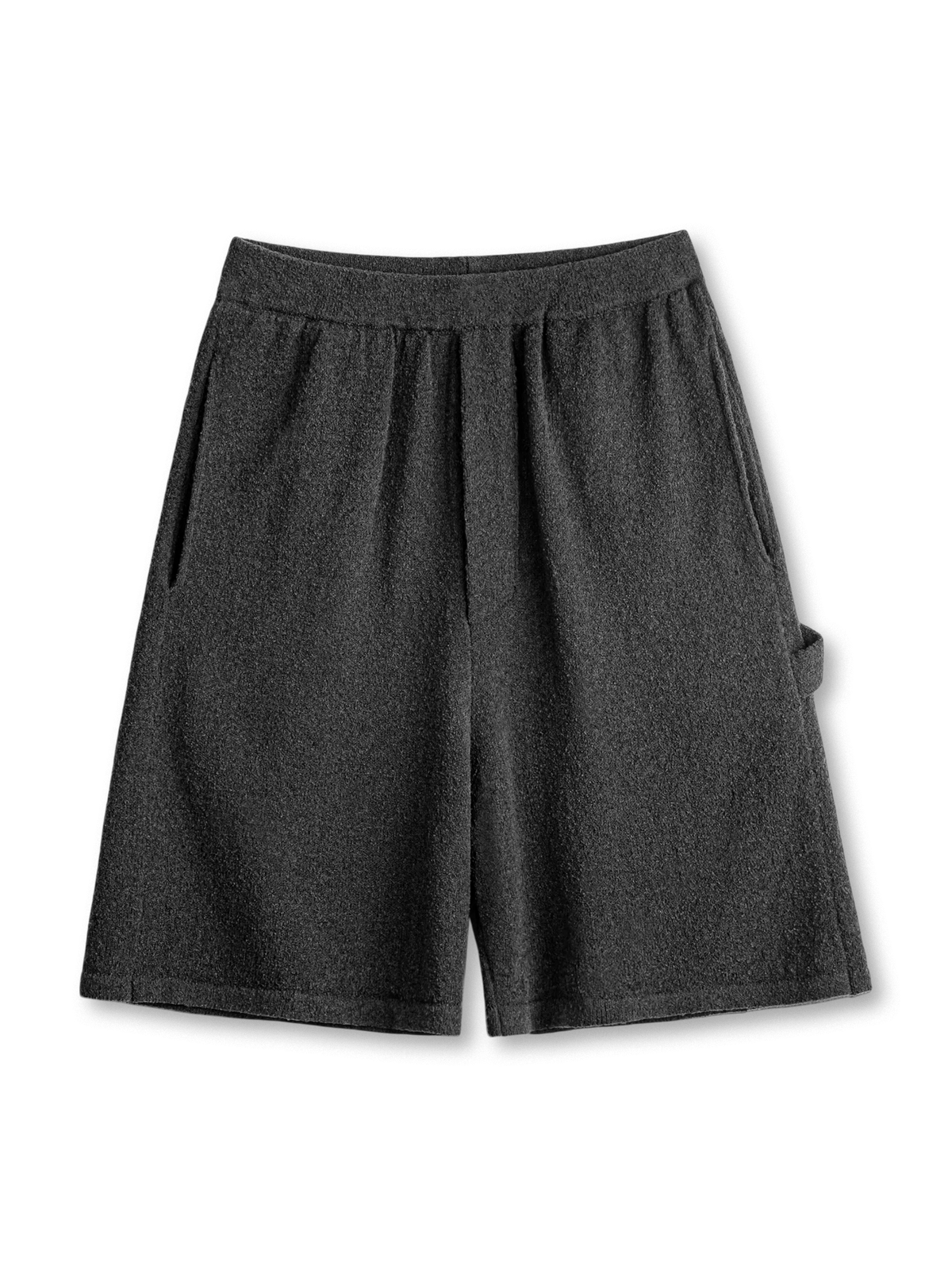 15番ループヤーン素材と大型ポケットが特徴のヘビーウェイトワイドショーツ