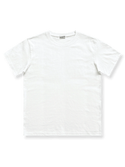 クラシックなシンプルな純白のクルーネックショートスリーブTシャツ全体像を展示し、その高品質のヘビーウェイトニットコットン素材を強調。