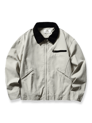 製品画像: 3色展開ハンティングカジュアルジャケットの正面図
詳細画像: コーデュロイ襟とジッパーポケットのディテール