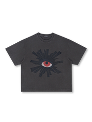 「万物を見通す目」グラフィックとヴィンテージウォッシュが特徴のヘビーウェイトTシャツ