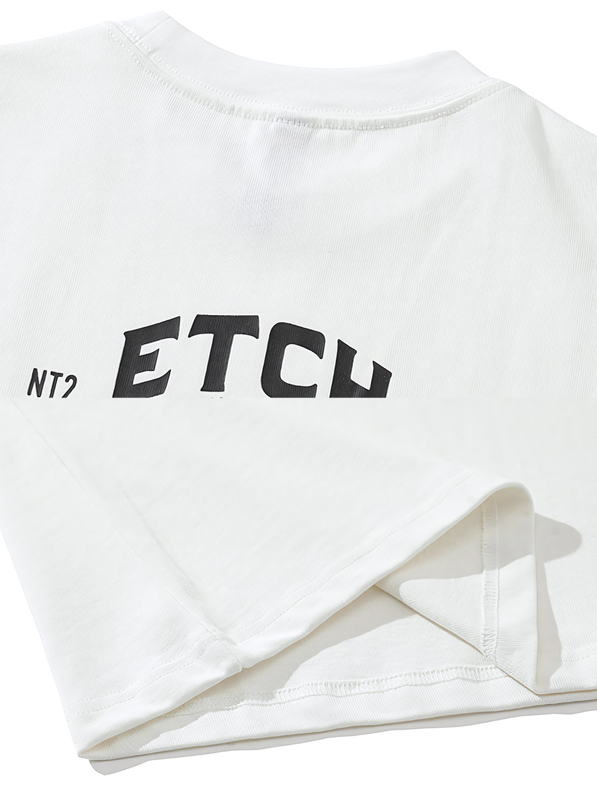 Tシャツのディテール展示、プリントデザインと生地の質感