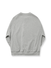  グレーの軽量で肌触りの良いエアコットンプルオーバースウェットの全体展示