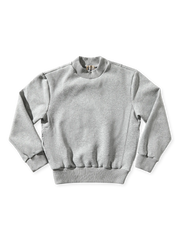 三層構造のエアレイヤー生地で作られた360gスウェット。ワイドネック、隠しサイドポケット、高密度ステッチが特徴。